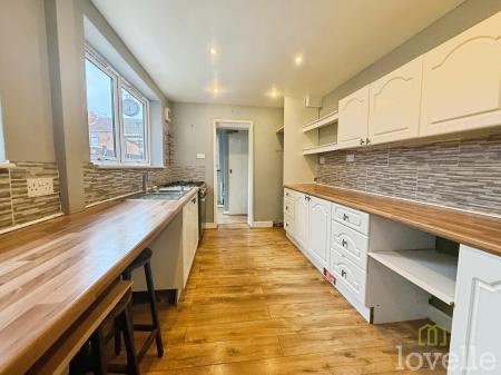 3 bedroom Semi-detached house for sale in George Street, Gainsborough, DN21