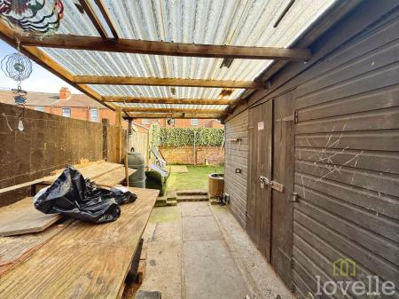 3 bedroom Semi-detached house for sale in George Street, Gainsborough, DN21