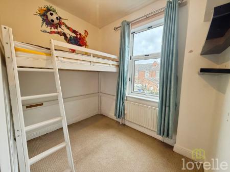 3 bedroom Semi-detached house for sale in George Street, Gainsborough, DN21
