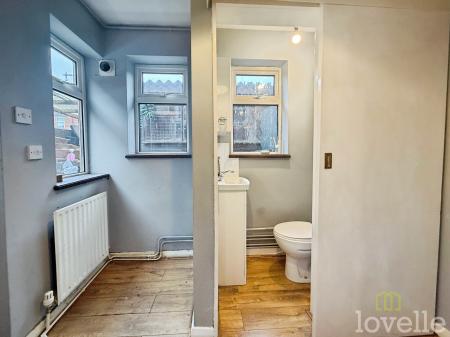 3 bedroom Semi-detached house for sale in George Street, Gainsborough, DN21