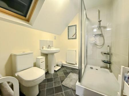 5 bedroom Detached house for sale in Lindrick Drive, Gainsborough, DN21