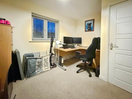 5 bedroom Detached house for sale in Lindrick Drive, Gainsborough, DN21