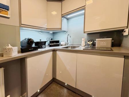 5 bedroom Detached house for sale in Lindrick Drive, Gainsborough, DN21