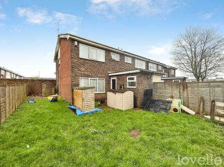2 bedroom Terraced House for sale in Grasby Close, Gainsborough, DN21