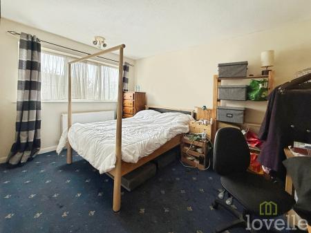2 bedroom Terraced House for sale in Grasby Close, Gainsborough, DN21