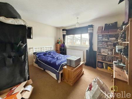 2 bedroom Terraced House for sale in Grasby Close, Gainsborough, DN21