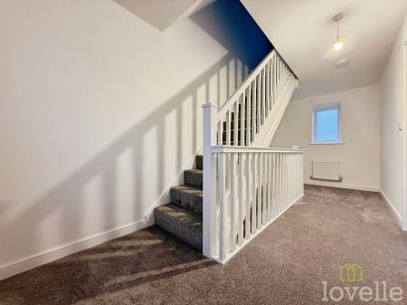 2 bedroom Semi-detached house to let in Eliot Drive, Gainsborough, DN21