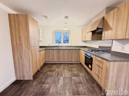 2 bedroom Semi-detached house to let in Eliot Drive, Gainsborough, DN21