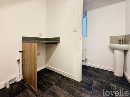 2 bedroom Semi-detached house to let in Eliot Drive, Gainsborough, DN21