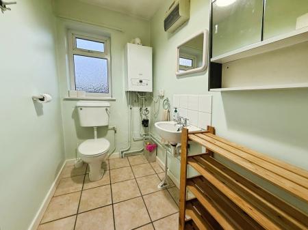 3 bedroom Detached bungalow for sale in Middlefield Lane, Gainsborough, DN21