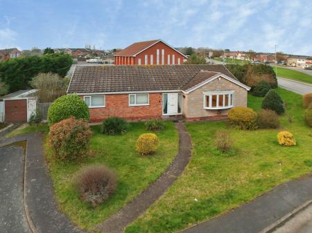 3 bedroom Detached bungalow for sale in Middlefield Lane, Gainsborough, DN21