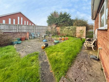 3 bedroom Detached bungalow for sale in Middlefield Lane, Gainsborough, DN21