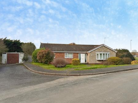 3 bedroom Detached bungalow for sale in Middlefield Lane, Gainsborough, DN21