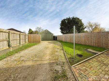 2 bedroom Detached bungalow for sale in Dolbydean, Kexby, DN21