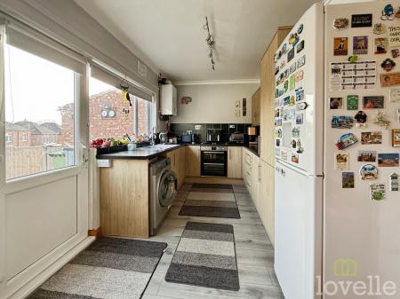 3 bedroom Terraced House for sale in Lime Tree Avenue, Gainsborough, DN21