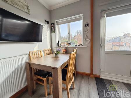 3 bedroom Terraced House for sale in Lime Tree Avenue, Gainsborough, DN21