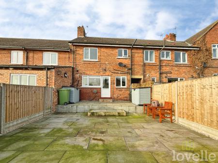 3 bedroom Terraced House for sale in Lime Tree Avenue, Gainsborough, DN21