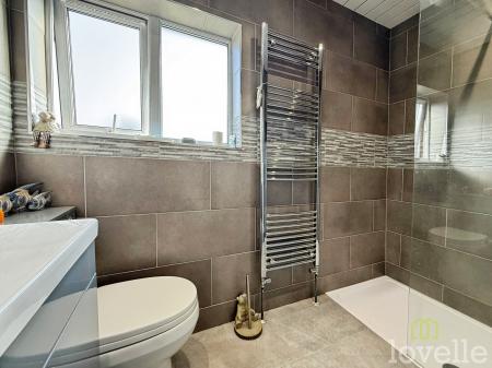 3 bedroom Terraced House for sale in Lime Tree Avenue, Gainsborough, DN21