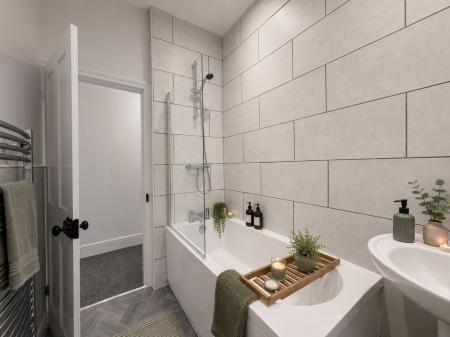 4 bedroom Semi-detached house for sale in Lea Road, Gainsborough, DN21