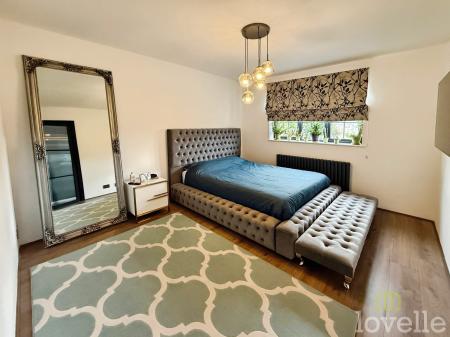 3 bedroom Semi-detached house for sale in Claythorne Drive, Gainsborough, DN21