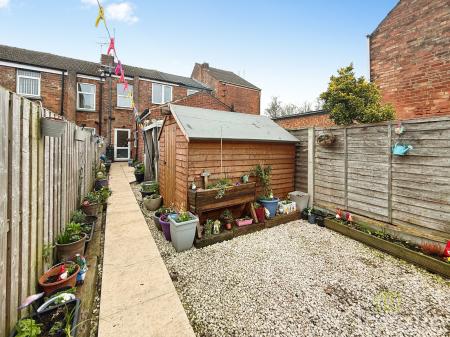 3 bedroom Terraced House for sale in Colville Terrace, Gainsborough, DN21