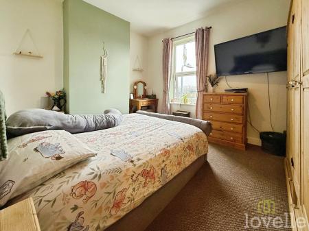 3 bedroom Terraced House for sale in Colville Terrace, Gainsborough, DN21