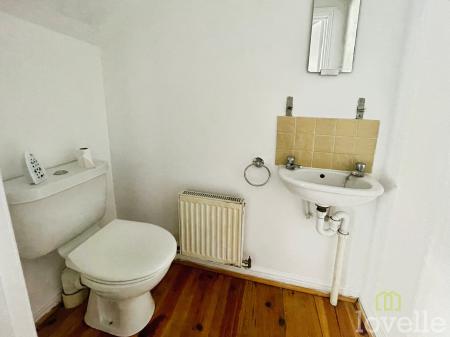 3 bedroom Semi-detached house to let in Juniper Way, Gainsborough, DN21