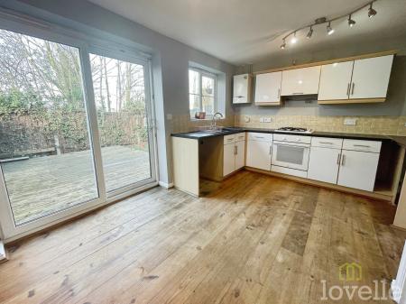 3 bedroom Semi-detached house to let in Juniper Way, Gainsborough, DN21