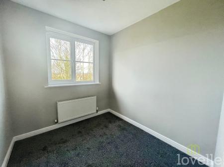 3 bedroom Semi-detached house to let in Juniper Way, Gainsborough, DN21