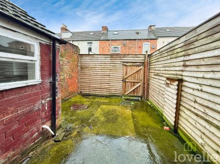 1 bedroom Terraced House to let in Portland Terrace, Gainsborough, DN21