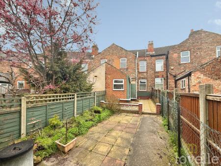 3 bedroom Terraced House for sale in Jubilee Crescent, Gainsborough, DN21