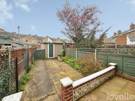 3 bedroom Terraced House for sale in Jubilee Crescent, Gainsborough, DN21