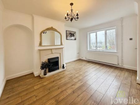 2 bedroom Semi-detached house for sale in Stockwith Road, Walkeringham, DN10