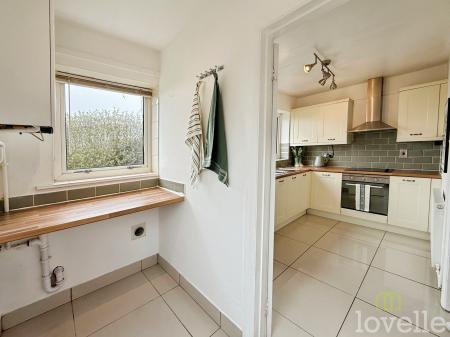 2 bedroom Semi-detached house for sale in Stockwith Road, Walkeringham, DN10