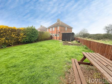 2 bedroom Semi-detached house for sale in Stockwith Road, Walkeringham, DN10