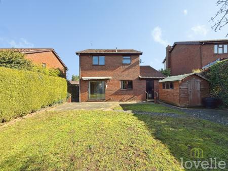 3 bedroom Detached house for sale in Meadow Rise, Lea, DN21