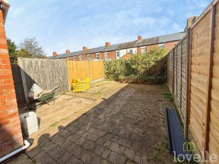 3 bedroom Detached house for sale in Burns Street, Gainsborough, DN21