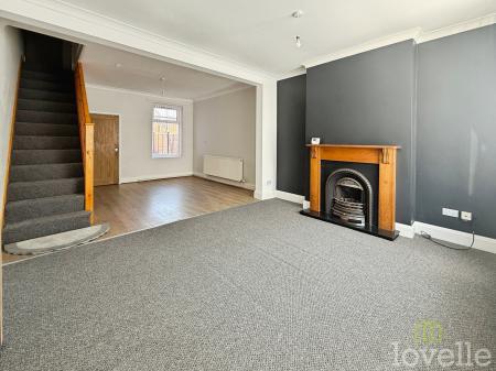 3 bedroom Detached house for sale in Burns Street, Gainsborough, DN21