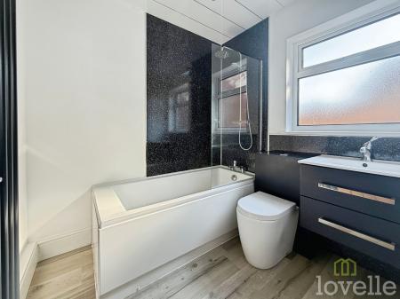 3 bedroom Detached house for sale in Burns Street, Gainsborough, DN21