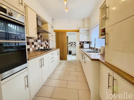 3 bedroom Detached house for sale in Burns Street, Gainsborough, DN21