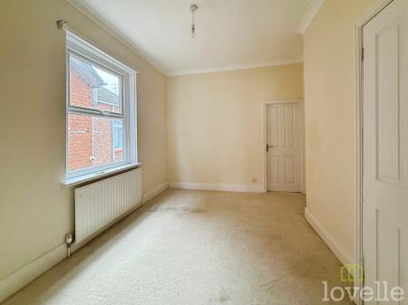 3 bedroom Semi-detached house for sale in Melrose Road, Gainsborough, DN21