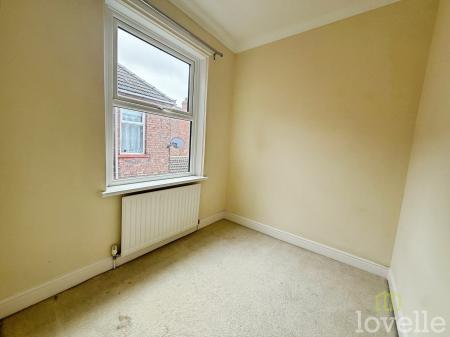 3 bedroom Semi-detached house for sale in Melrose Road, Gainsborough, DN21