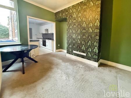 3 bedroom Semi-detached house for sale in Melrose Road, Gainsborough, DN21