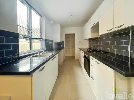 3 bedroom Semi-detached house for sale in Melrose Road, Gainsborough, DN21