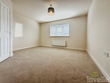 4 bedroom Detached house to let in Mary Ann Evans Way, Gainsborough, DN21