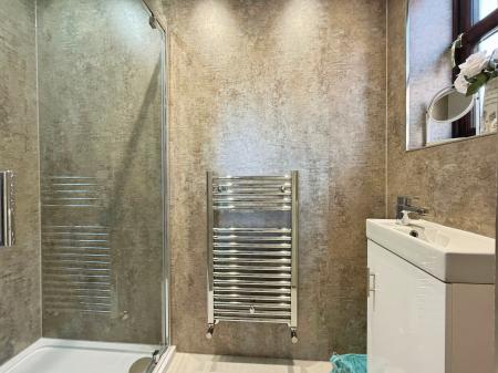 4 bedroom Detached house for sale in Priory Way, Lea, DN21