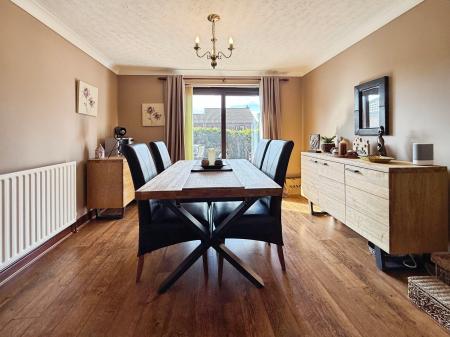 4 bedroom Detached house for sale in Priory Way, Lea, DN21