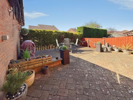 4 bedroom Detached house for sale in Priory Way, Lea, DN21