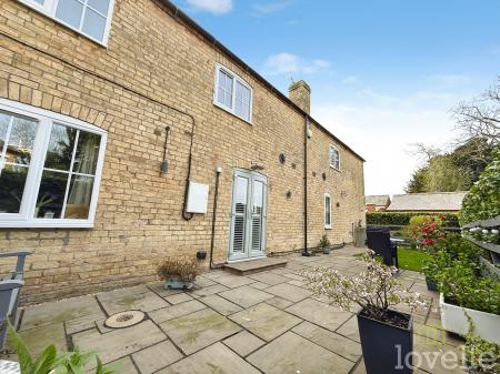 3 bedroom Semi-detached house for sale in High Street, Willingham by Stow, DN21