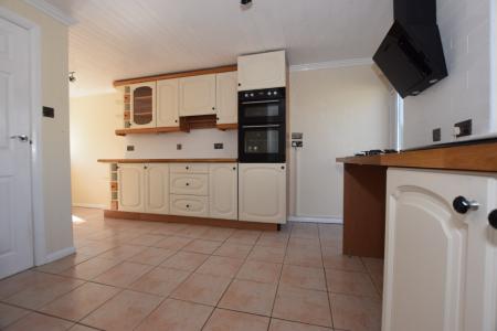 3 bedroom Terraced House to let in Heapham Crescent, Gainsborough, DN21